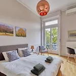 Charming Budapest Apartment With Parliament Views