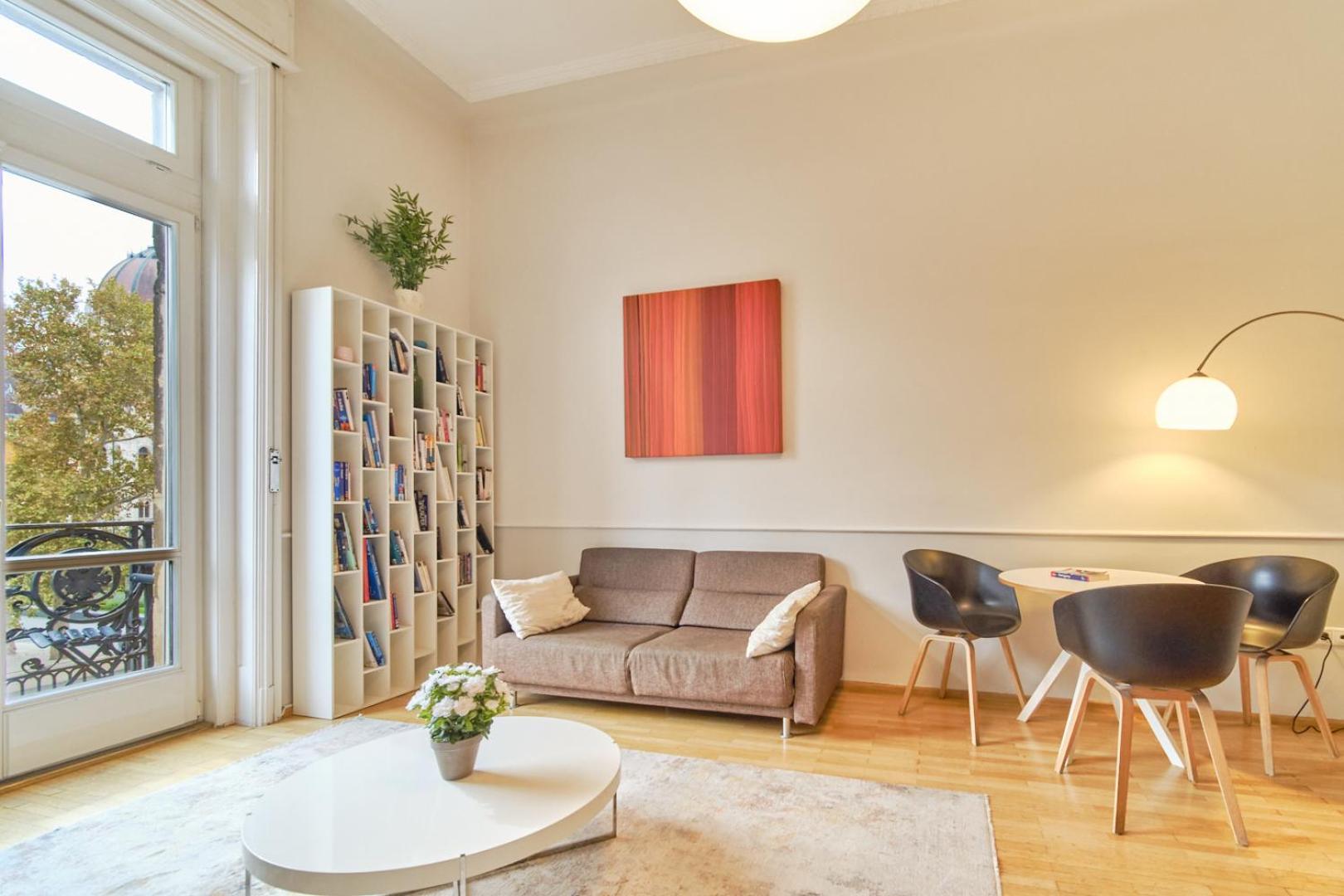 Apartment Charming With Parliament Views *