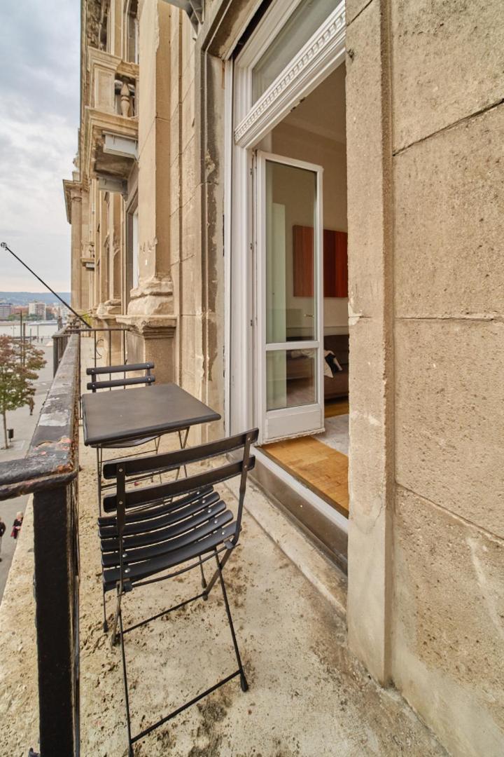 Charming With Parliament Views Apartment