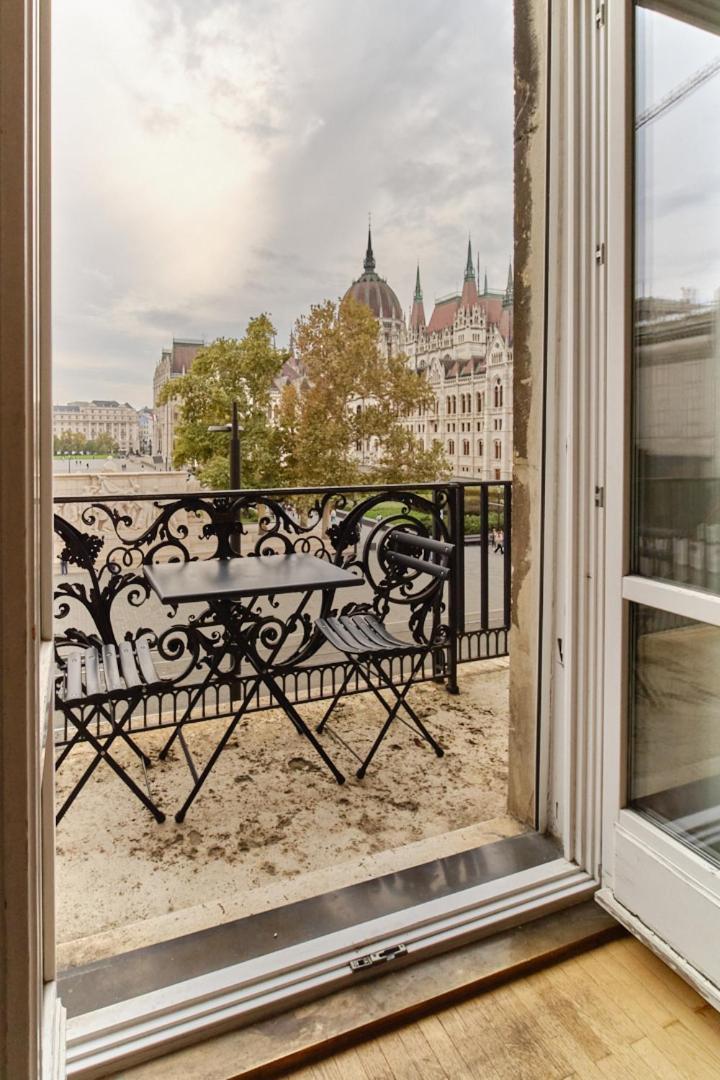 Apartment Charming With Parliament Views
